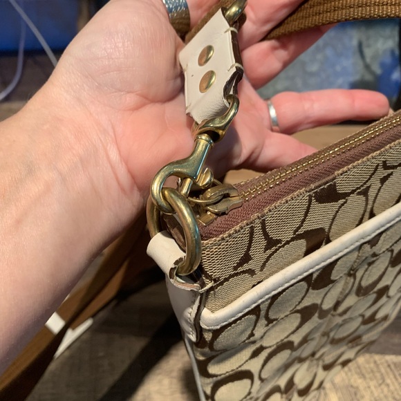 Like new Coach crossbody - Picture 10 of 11